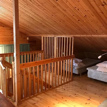 木屋 Pyrypolku 6 *